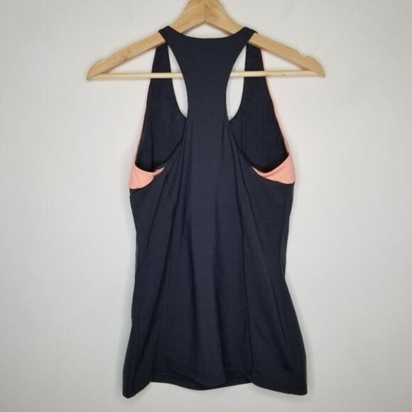 GAP BODY Racerback‎ Athletic Tank Top Built In Bra Dri Fit Grey Women's Medium - Picture 6 of 10